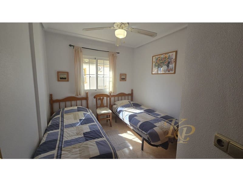 2 makuuhuone Omakotitalo myytävänä paikassa Orihuela Costa - 265 000 € (Ref: 9790947)