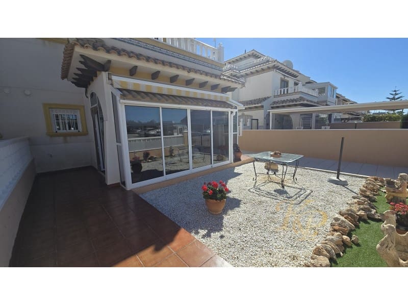 2 makuuhuone Omakotitalo myytävänä paikassa Orihuela Costa - 265 000 € (Ref: 9790947)