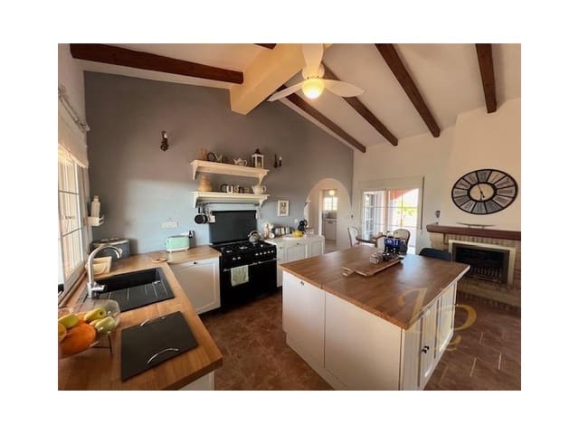 3 quarto Moradia para venda em Dolores com piscina - 445 000 € (Ref: 9797009)