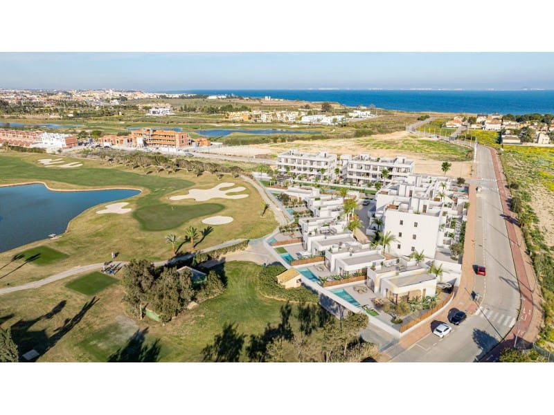 3 bedroom Apartment for sale in Los Alcazares with pool - € 309,900 (Ref: 9797010)
