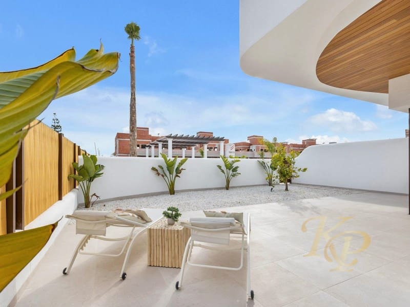 3 bedroom Apartment for sale in Los Alcazares with pool - € 309,900 (Ref: 9797010)