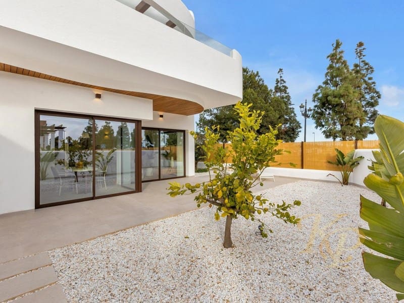 3 bedroom Apartment for sale in Los Alcazares with pool - € 309,900 (Ref: 9797010)