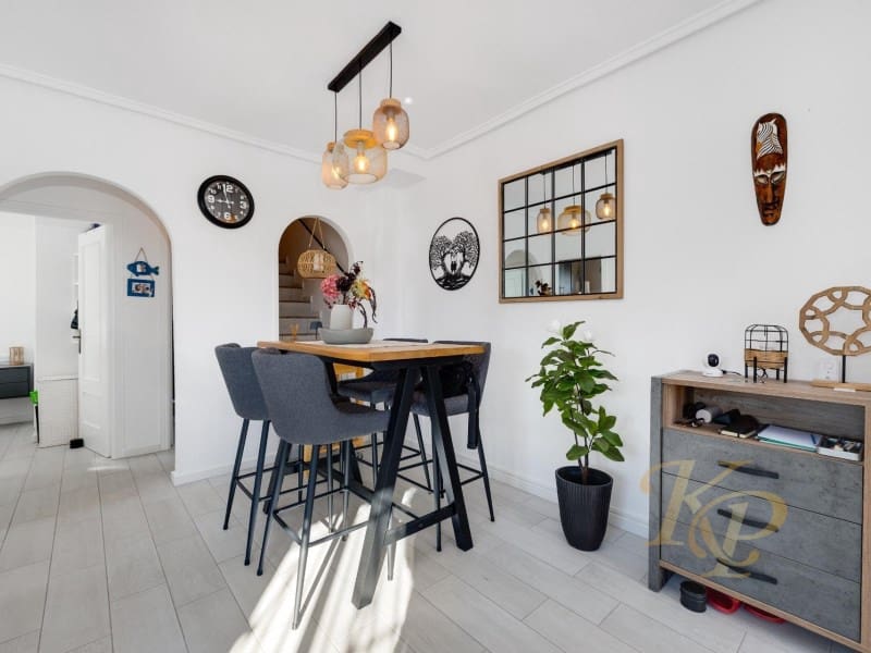 3 soverom Hus til salgs i Orihuela Costa - € 265 000 (Ref: 9799146)