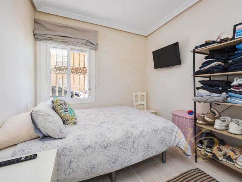 3 makuuhuone Huoneisto myytävänä paikassa Torrevieja - 290 000 € (Ref: 9799147)