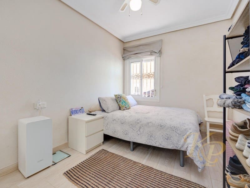 3 makuuhuone Huoneisto myytävänä paikassa Torrevieja - 290 000 € (Ref: 9799147)