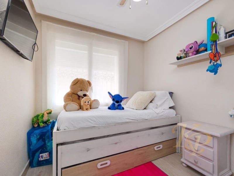 3 makuuhuone Huoneisto myytävänä paikassa Torrevieja - 290 000 € (Ref: 9799147)