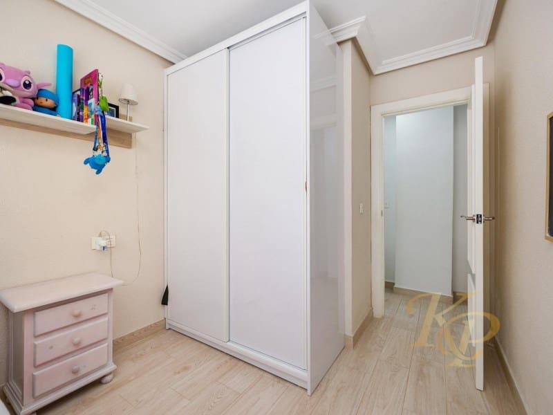 3 makuuhuone Huoneisto myytävänä paikassa Torrevieja - 290 000 € (Ref: 9799147)