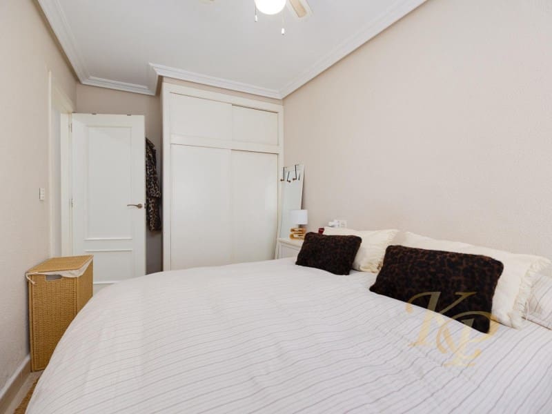 3 makuuhuone Huoneisto myytävänä paikassa Torrevieja - 290 000 € (Ref: 9799147)