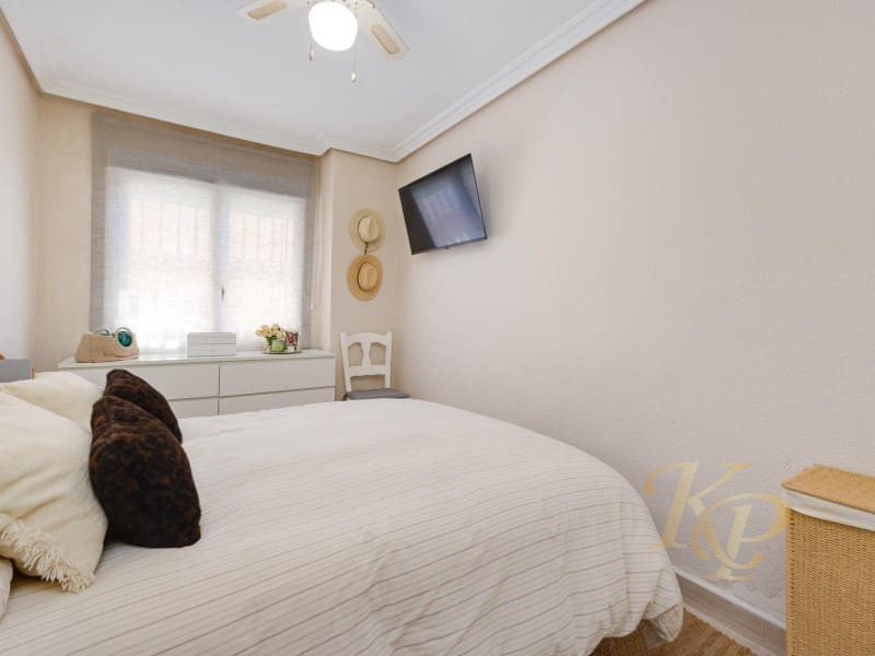 3 makuuhuone Huoneisto myytävänä paikassa Torrevieja - 290 000 € (Ref: 9799147)