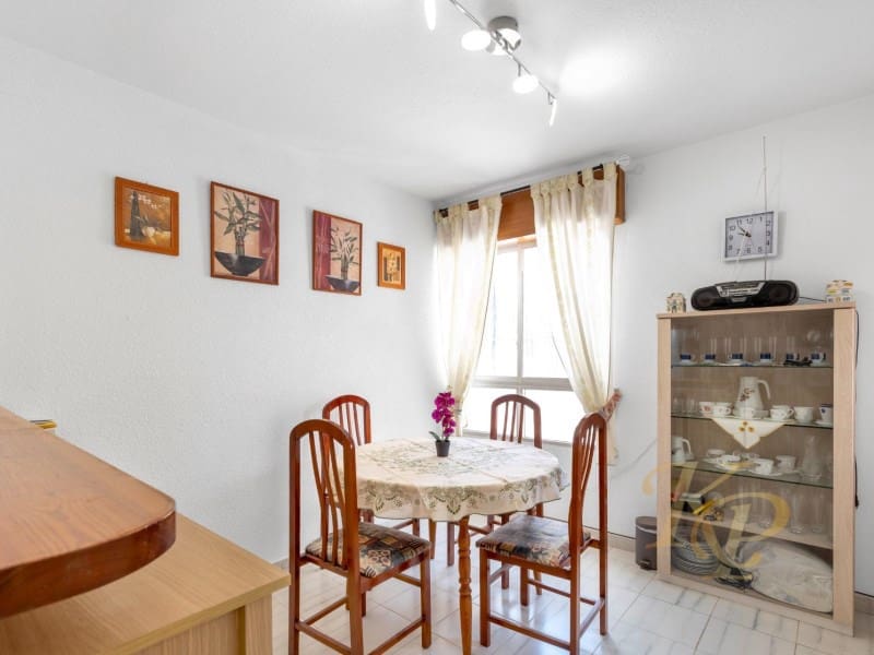 3 Zimmer Apartment zu verkaufen in Torrevieja - 160.000 € (Ref: 9806400)