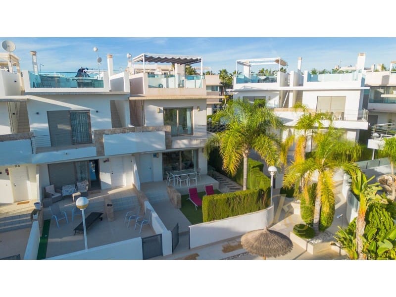 3 bedroom Townhouse for sale in Rojales with pool - € 420,000 (Ref: 9806401)