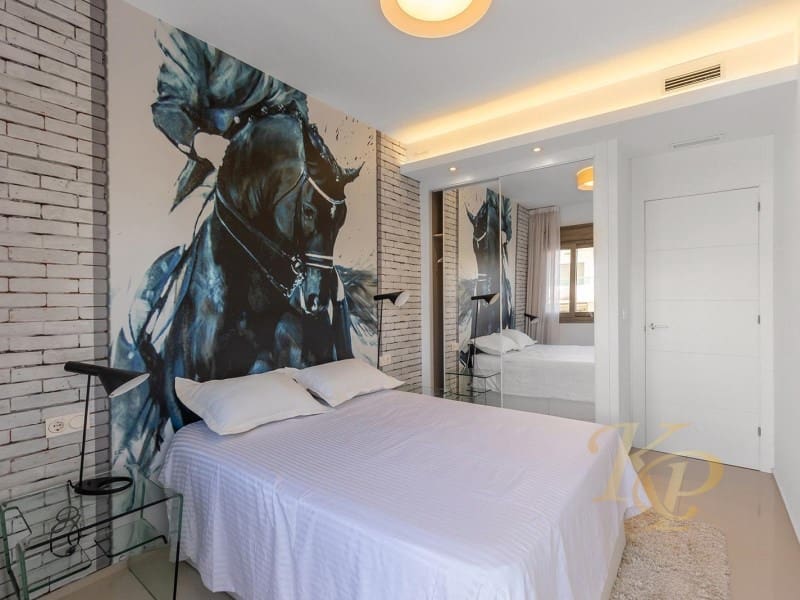 3 bedroom Townhouse for sale in Rojales with pool - € 420,000 (Ref: 9806401)