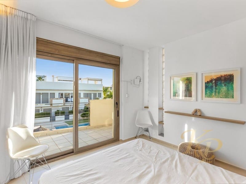 3 bedroom Townhouse for sale in Rojales with pool - € 420,000 (Ref: 9806401)