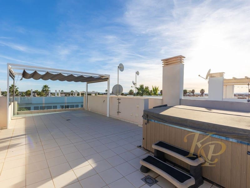 3 bedroom Townhouse for sale in Rojales with pool - € 420,000 (Ref: 9806401)