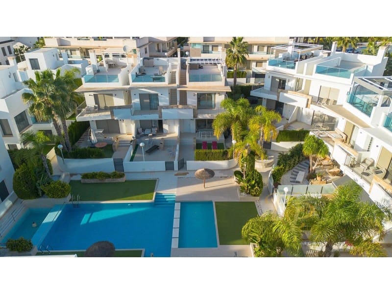 3 bedroom Townhouse for sale in Rojales with pool - € 420,000 (Ref: 9806401)