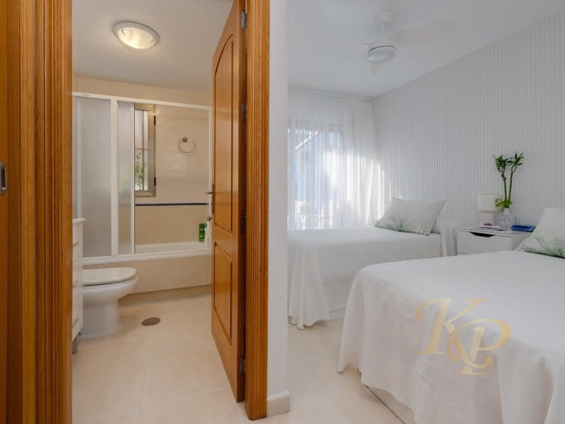 Ático de 3 habitaciones en Torrevieja en venta con garaje - 350.000 € (Ref: 9808124)