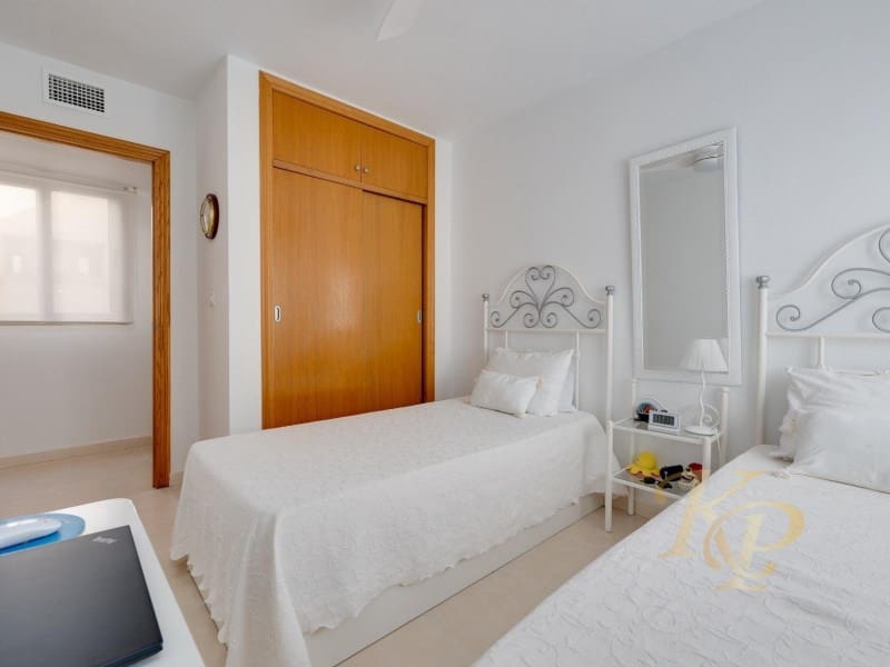 Ático de 3 habitaciones en Torrevieja en venta con garaje - 350.000 € (Ref: 9808124)