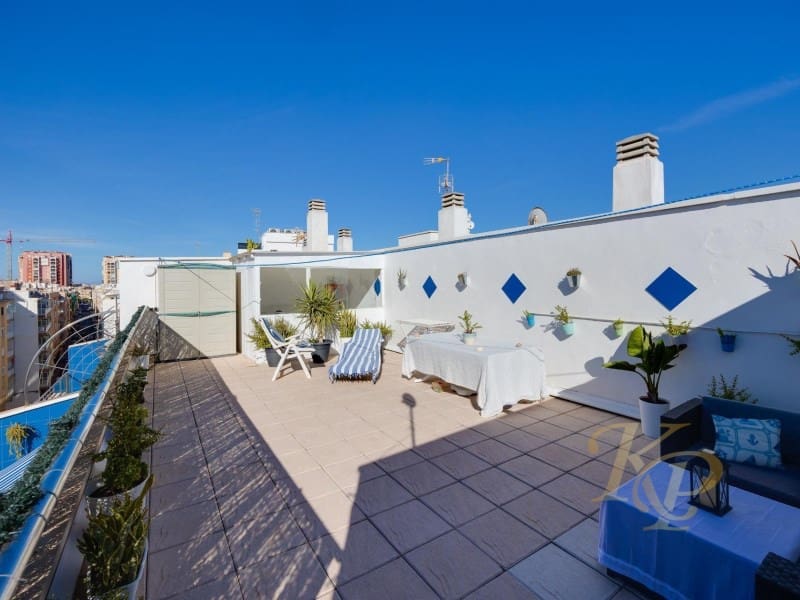Ático de 3 habitaciones en Torrevieja en venta con garaje - 350.000 € (Ref: 9808124)
