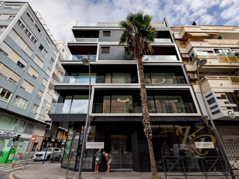 3 camera da letto Appartamento in vendita in Torrevieja con garage - 332.900 € (Rif: 9808125)