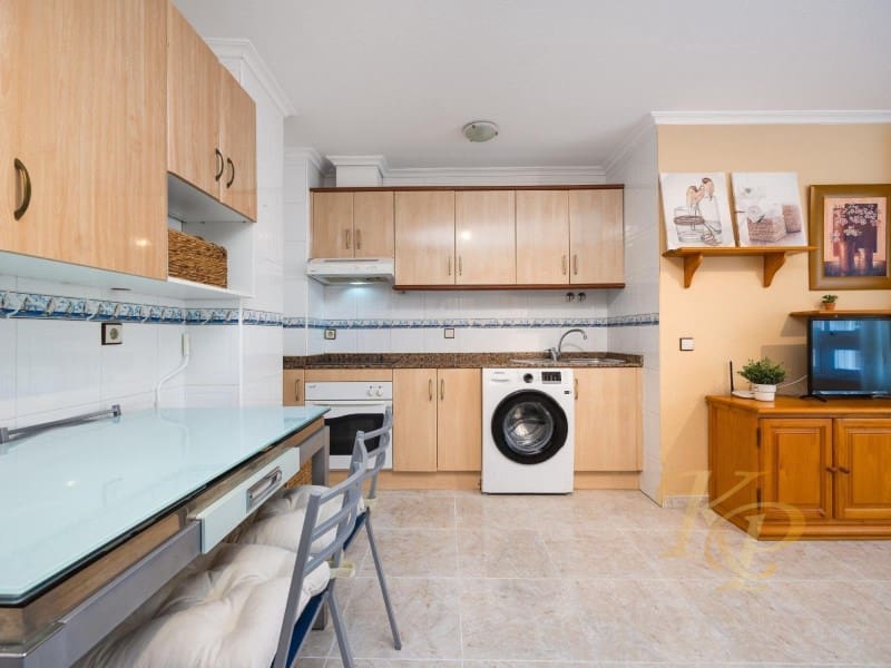 2 slaapkamer Appartement te koop in Torrevieja - € 132.000 (Ref: 9808126)