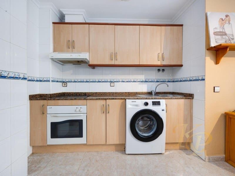 2 slaapkamer Appartement te koop in Torrevieja - € 132.000 (Ref: 9808126)