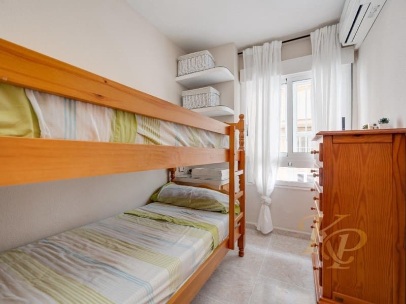 2 slaapkamer Appartement te koop in Torrevieja - € 132.000 (Ref: 9808126)