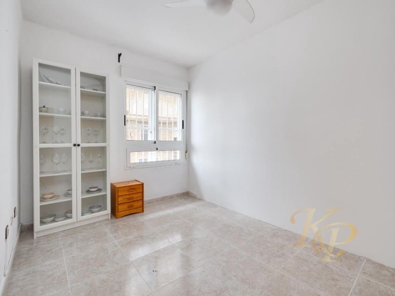 2 slaapkamer Appartement te koop in Torrevieja - € 132.000 (Ref: 9808126)