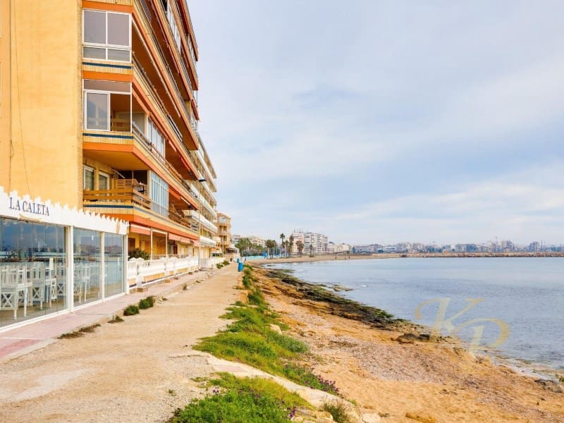 2 slaapkamer Appartement te koop in Torrevieja - € 132.000 (Ref: 9808126)