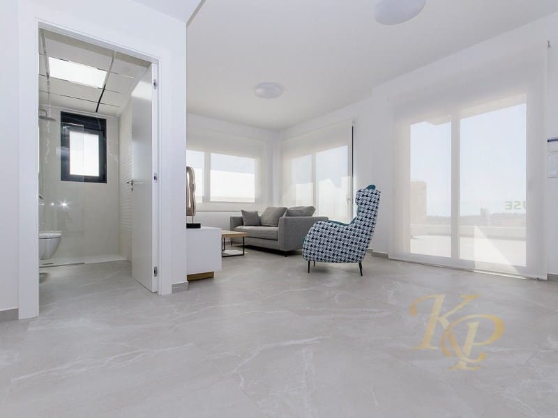 Bungalow de 3 habitaciones en San Miguel de Salinas en venta con piscina - 415.000 € (Ref: 9808128)