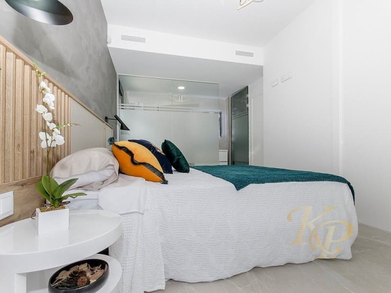 Bungalow de 3 habitaciones en San Miguel de Salinas en venta con piscina - 415.000 € (Ref: 9808128)