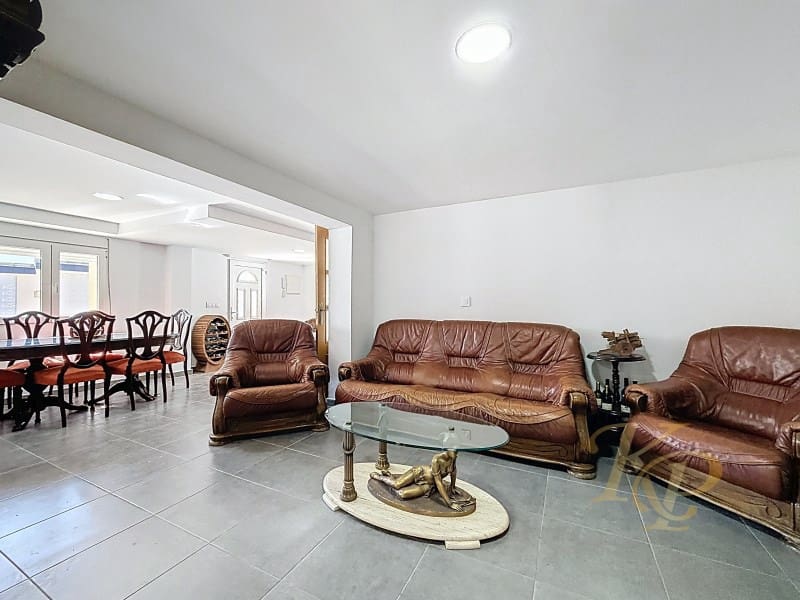 5 slaapkamer Villa te koop in Torrevieja - € 595.000 (Ref: 9811499)