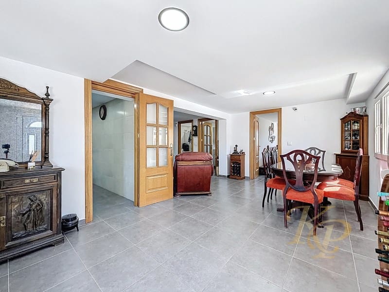 5 slaapkamer Villa te koop in Torrevieja - € 595.000 (Ref: 9811499)