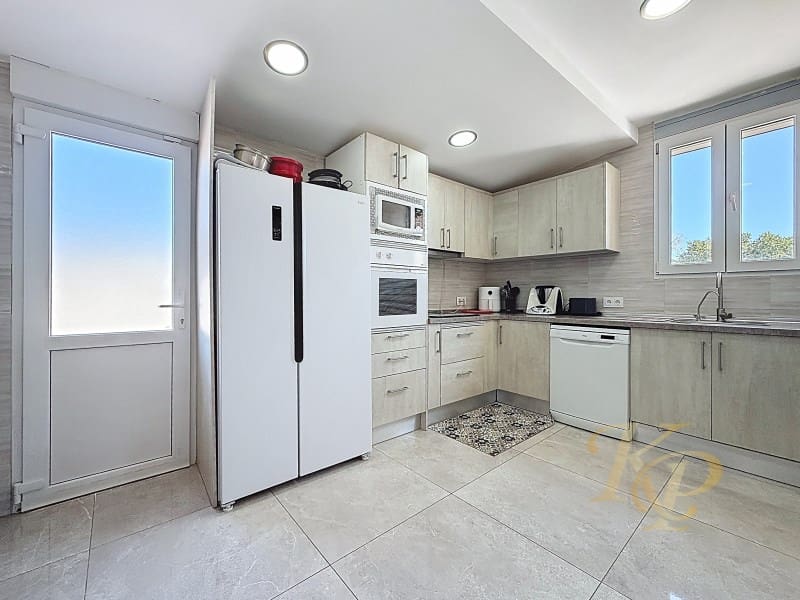 5 slaapkamer Villa te koop in Torrevieja - € 595.000 (Ref: 9811499)