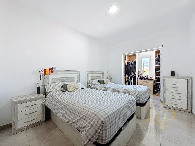 5 slaapkamer Villa te koop in Torrevieja - € 595.000 (Ref: 9811499)