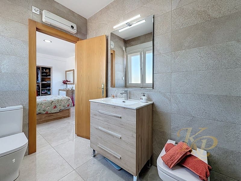 5 slaapkamer Villa te koop in Torrevieja - € 595.000 (Ref: 9811499)