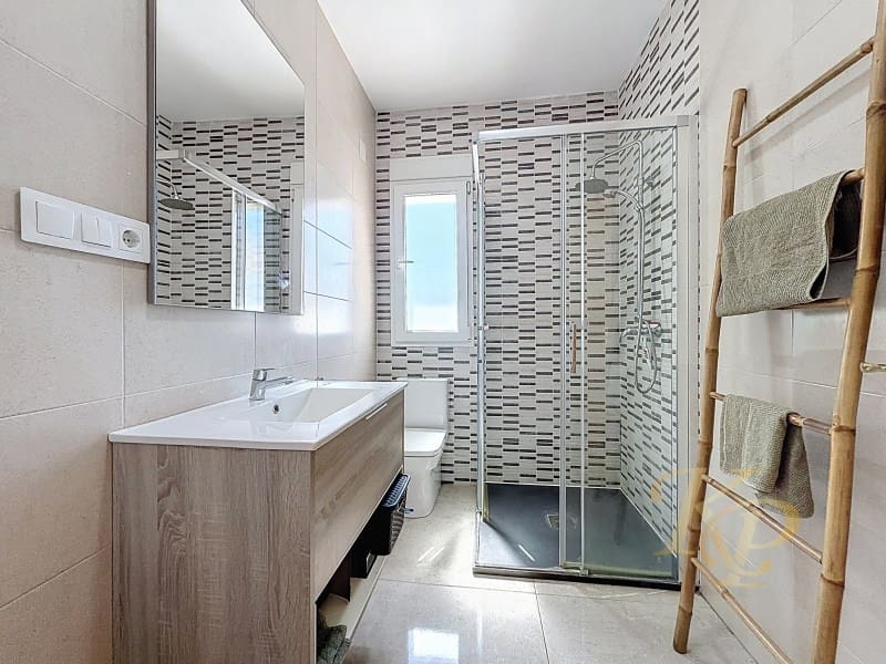 5 slaapkamer Villa te koop in Torrevieja - € 595.000 (Ref: 9811499)