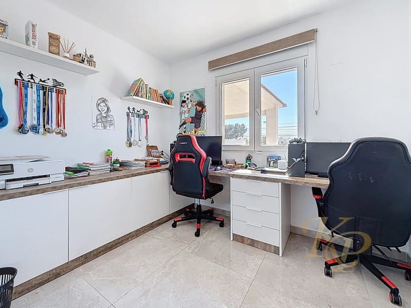5 slaapkamer Villa te koop in Torrevieja - € 595.000 (Ref: 9811499)