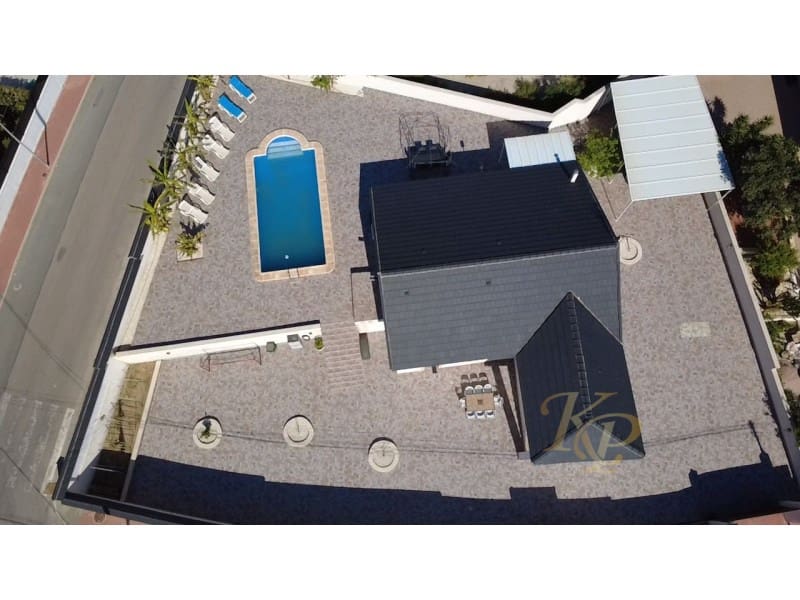 5 slaapkamer Villa te koop in Torrevieja - € 595.000 (Ref: 9811499)