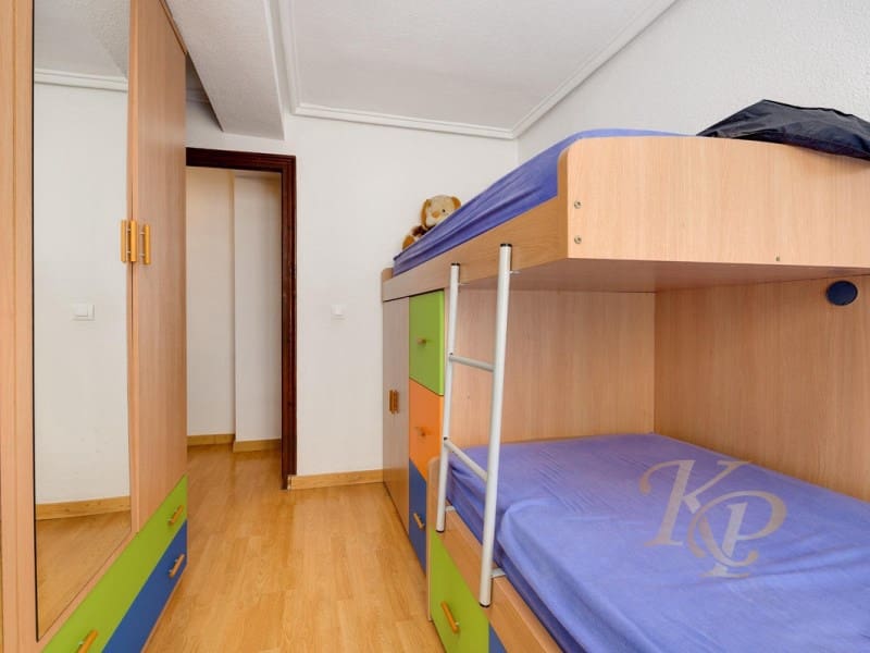 4 soveværelse Lejlighed til salg i Torrevieja - € 195.000 (Ref: 9811500)