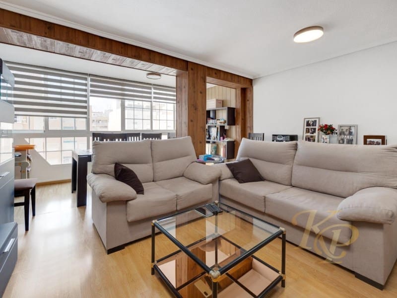 4 soveværelse Lejlighed til salg i Torrevieja - € 195.000 (Ref: 9811500)