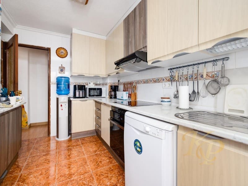 4 soveværelse Lejlighed til salg i Torrevieja - € 195.000 (Ref: 9811500)
