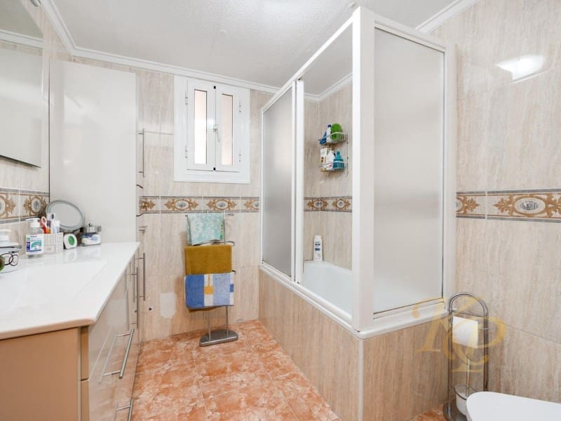 4 soveværelse Lejlighed til salg i Torrevieja - € 195.000 (Ref: 9811500)