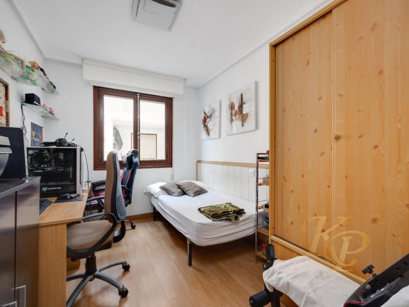 4 soveværelse Lejlighed til salg i Torrevieja - € 195.000 (Ref: 9811500)