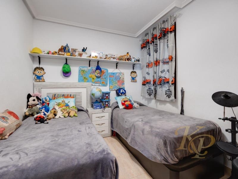 2 slaapkamer Appartement te koop in Torrevieja met garage - € 189.000 (Ref: 9811501)