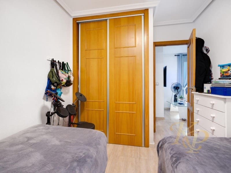 2 slaapkamer Appartement te koop in Torrevieja met garage - € 189.000 (Ref: 9811501)