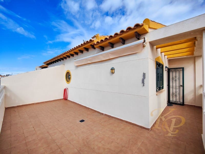 3 bedroom Townhouse for sale in Playa Flamenca - € 235,000 (Ref: 9815801)
