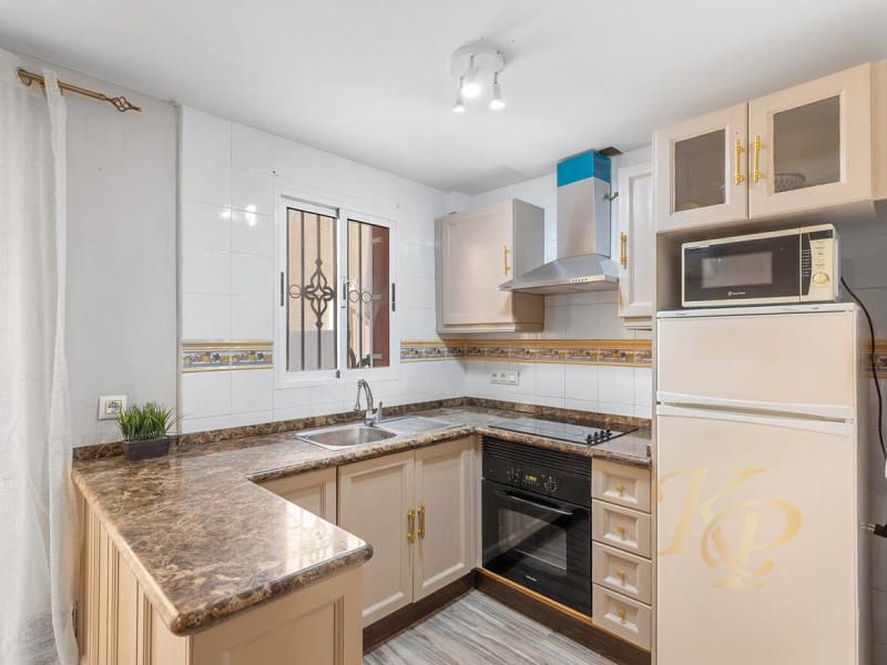 Casa de 2 habitaciones en Orihuela Costa en venta con piscina - 185.000 € (Ref: 9818019)