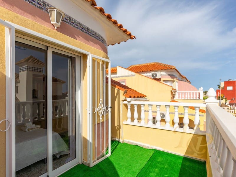 Casa de 2 habitaciones en Orihuela Costa en venta con piscina - 185.000 € (Ref: 9818019)