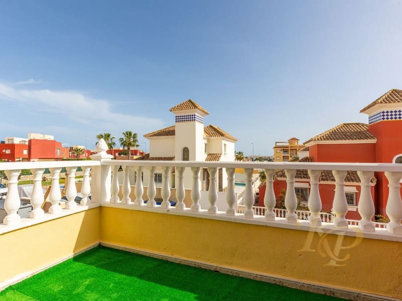 Casa de 2 habitaciones en Orihuela Costa en venta con piscina - 185.000 € (Ref: 9818019)