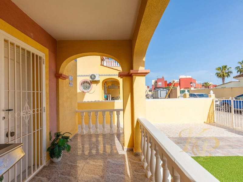 Casa de 2 habitaciones en Orihuela Costa en venta con piscina - 185.000 € (Ref: 9818019)
